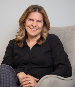 headshot of Dr. Nikki Kraslin, founder of Denver DBT and KAP practitioner